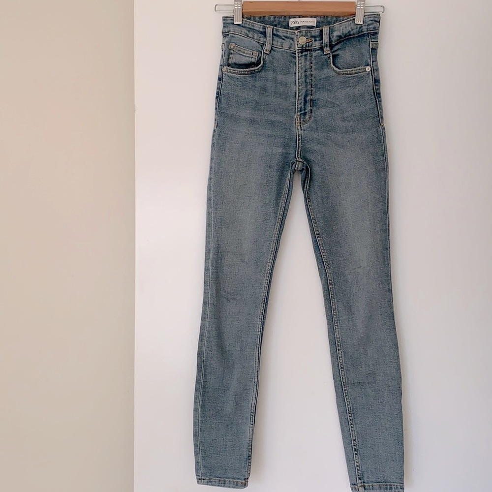 Worn twice , Zara skinny jeans , size 4